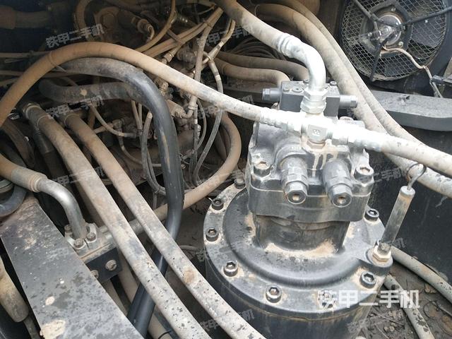 中央回转接头特写（上车部件）