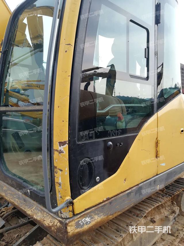 驾驶室正侧(驾驶室部分)  驾驶室正侧(驾驶室部分)