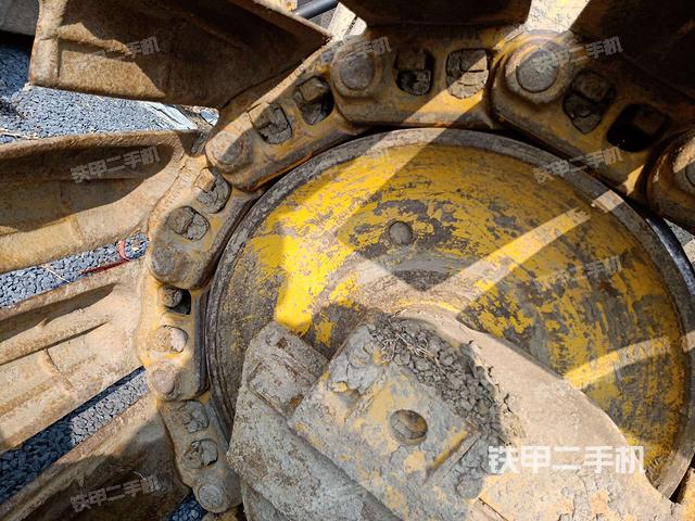 左引导轮 /左前轮（行走机构）