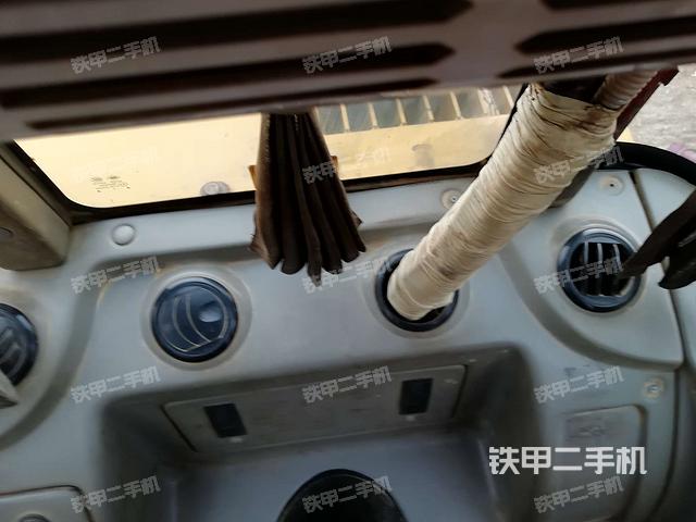 座椅后部(驾驶室部分) 座椅后部(驾驶室部分)