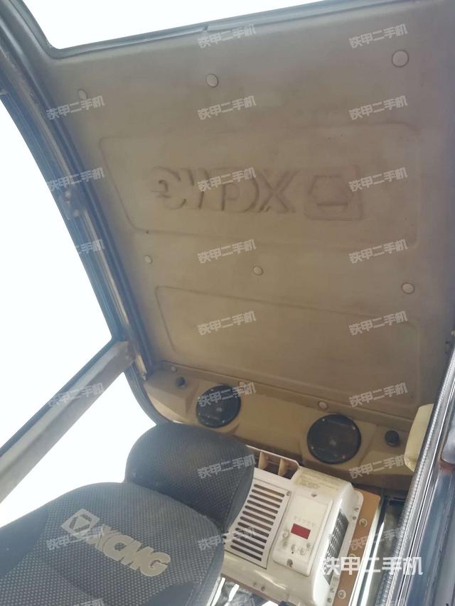 顶棚整体(驾驶室部分) 顶棚整体(驾驶室部分)