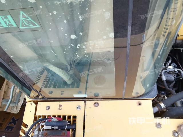 后窗玻璃角标(驾驶室部分) 后窗玻璃角标(驾驶室部分)