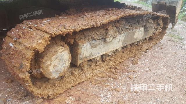 右侧履带整体(行走机构) 右侧履带整体(行走机构)
