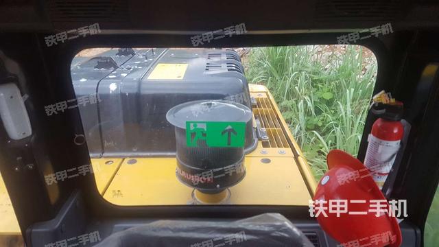 座椅后部(驾驶室部分) 座椅后部(驾驶室部分)