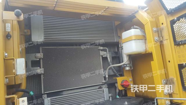 散热器正面(大件舱室) 散热器正面(大件舱室)