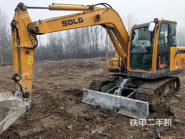 山东临工E680F挖掘机