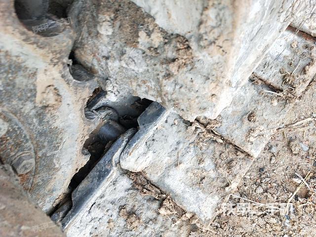 左侧行走马达盖板（行走机构）