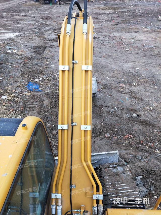 大臂背部俯视（工作和回转装置）