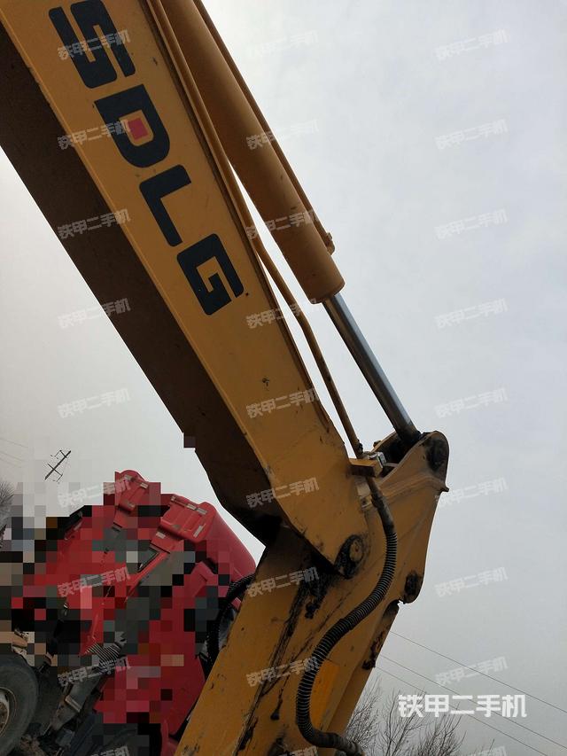 小臂整体左后（工作和回转装置）