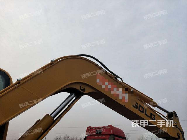 大臂整体 右侧（工作和回转装置）