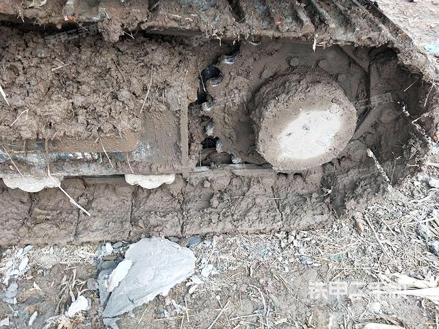 右驱动轮（行走机构）