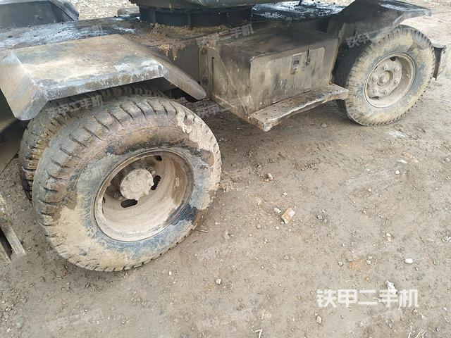 左侧履带整体 (行走机构) 左侧履带整体 (行走机构)