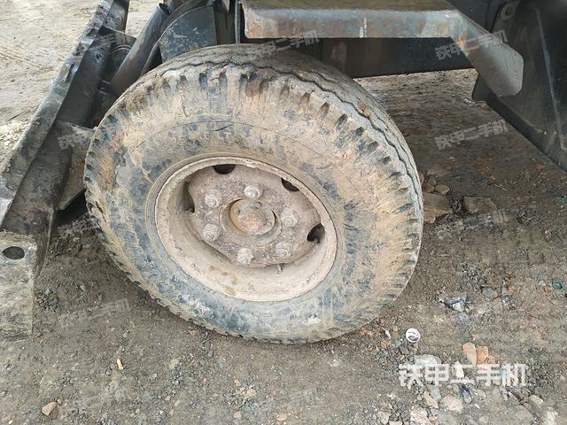 右导向轮(行走机构) 右导向轮(行走机构)