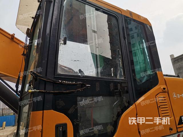 驾驶室左后45度(驾驶室部分) 驾驶室左后45度(驾驶室部分)