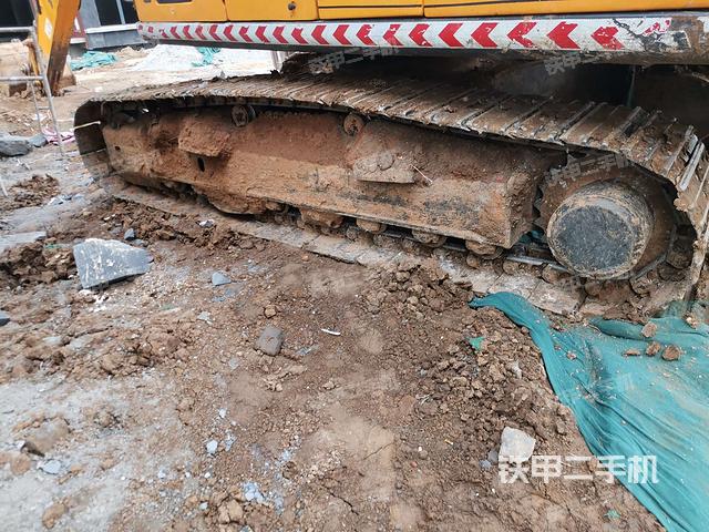 左侧履带整体 (行走机构) 左侧履带整体 (行走机构)