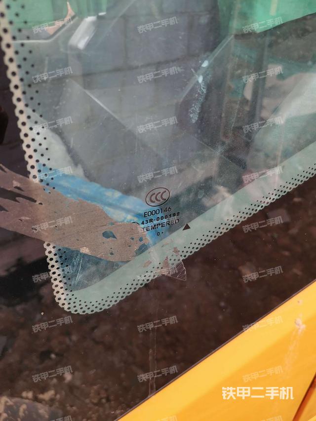 后窗玻璃角标(驾驶室部分) 后窗玻璃角标(驾驶室部分)