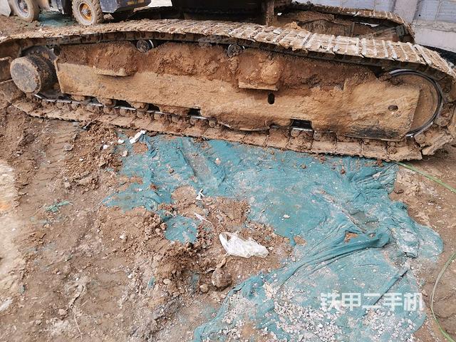 右侧履带整体(行走机构) 右侧履带整体(行走机构)