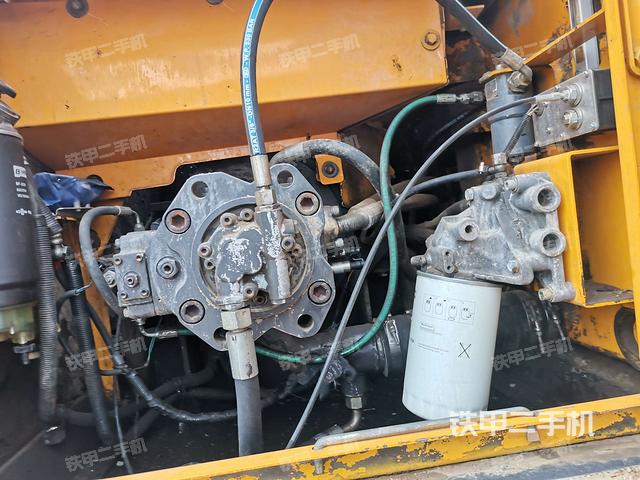 液压泵斜45 左(大件舱室) 液压泵斜45 左(大件舱室)