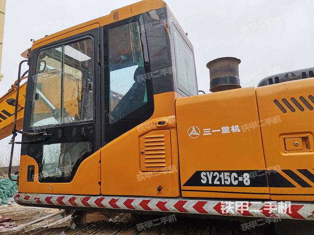 驾驶室左前45度(驾驶室部分) 驾驶室左前45度(驾驶室部分)