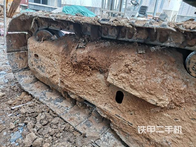 左导向轮(行走机构) 左导向轮(行走机构)