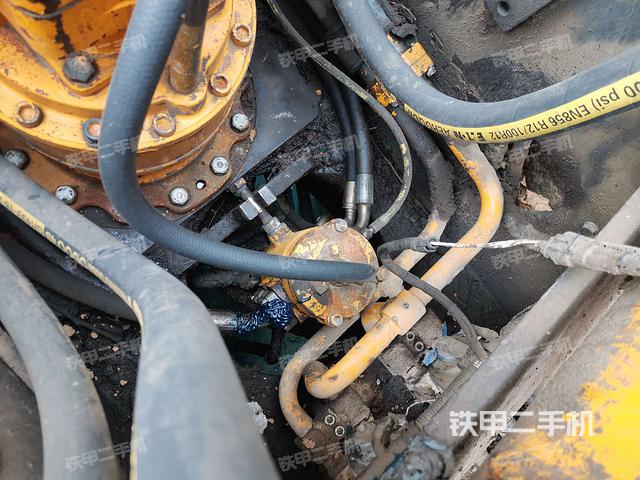 中央回转接头特写(上车部件) 中央回转接头特写(上车部件)