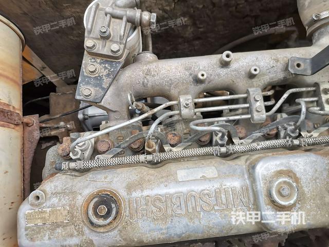 气门室盖螺丝特写(上车部件) 气门室盖螺丝特写(上车部件)