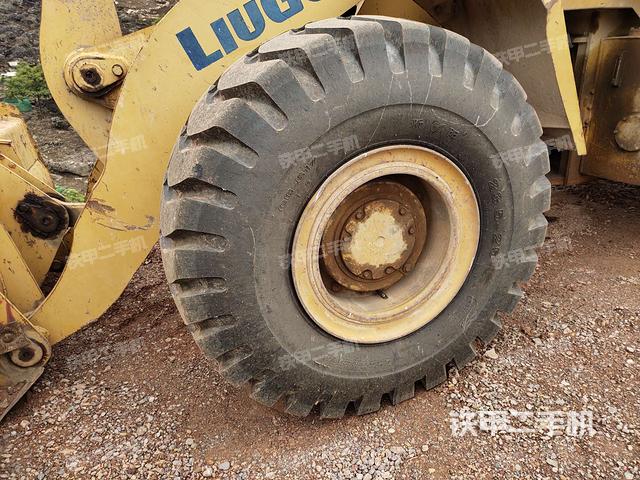 左前轮（行走机构）