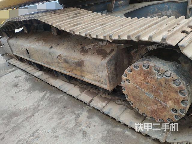 左侧履带整体 (行走机构) 左侧履带整体 (行走机构)