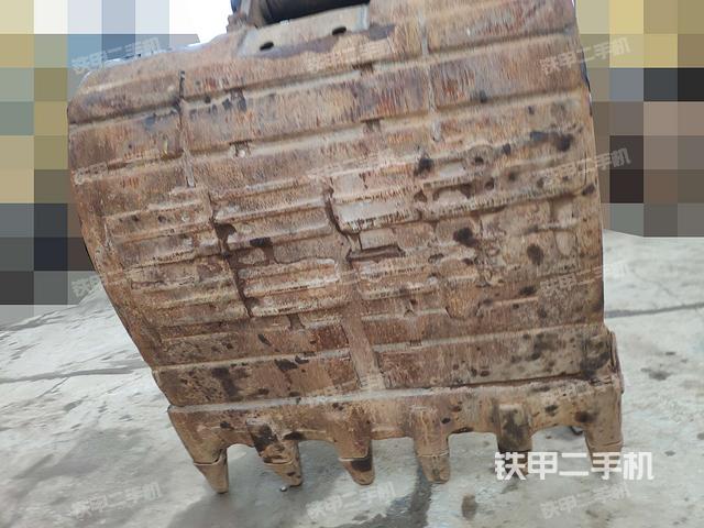 铲斗右后整体(工作和回转装置) 铲斗右后整体(工作和回转装置)