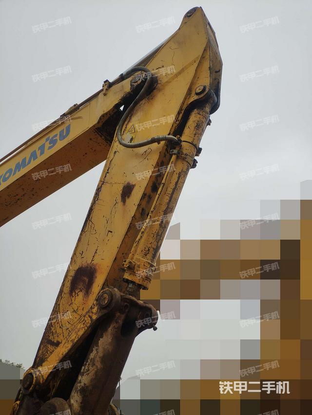 小臂整体右前(工作和回转装置) 小臂整体右前(工作和回转装置)