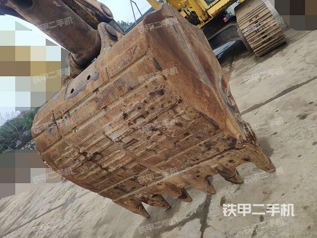 铲斗45度(工作和回转装置) 铲斗45度(工作和回转装置)