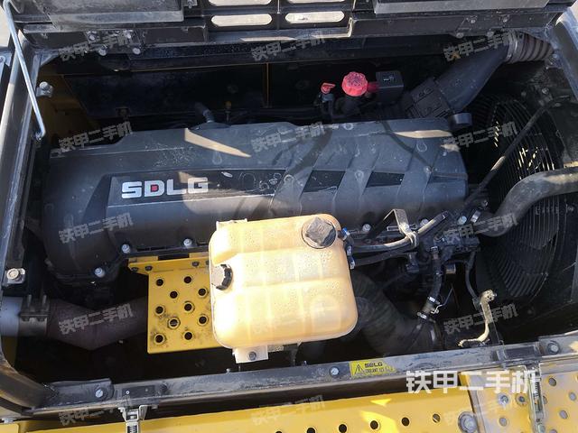 发动机室（上车部件）