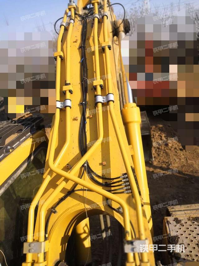 大臂背部俯视（工作和回转装置）