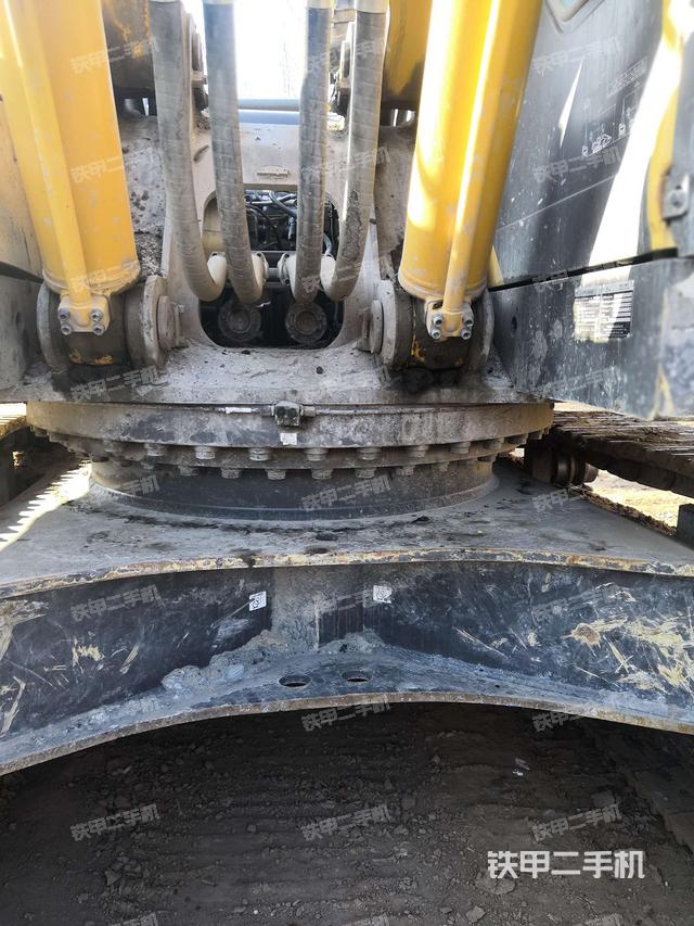 转盘和下车架正前（工作和回转装置）