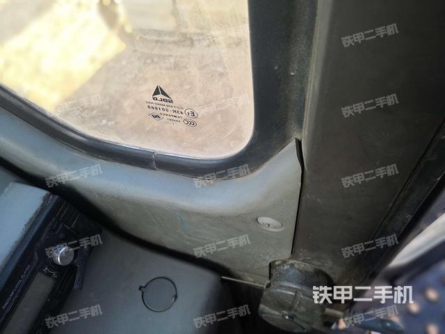 后窗玻璃角标（驾驶室部分）