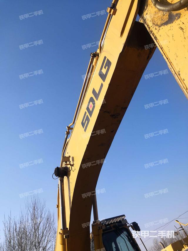 大臂整体 右侧（工作和回转装置）