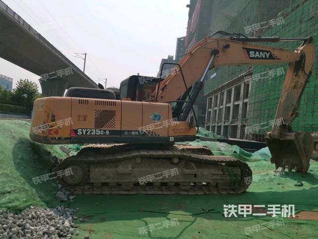 整机右后45°(整机外观) 整机右后45°(整机外观)
