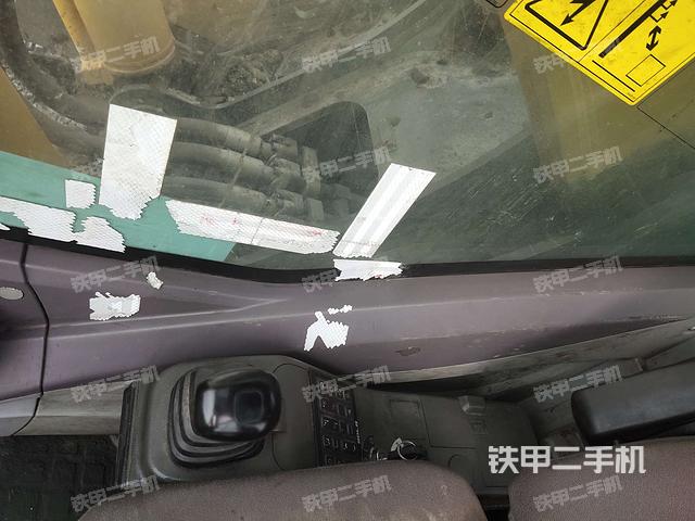 座椅右侧控制台/钥匙门/油门/含右手柄(驾驶室部分) 座椅右侧控制台/钥匙门/油门/含右手柄(驾驶室部分)