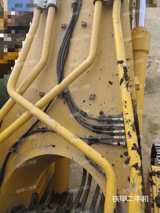 大臂背部俯视(工作和回转装置) 大臂背部俯视(工作和回转装置)