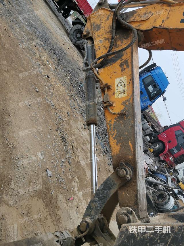 小臂整体左后（工作和回转装置）