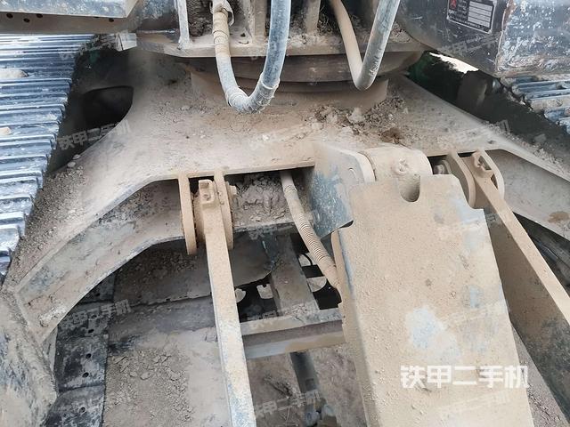 转盘和下车架正前（工作和回转装置）