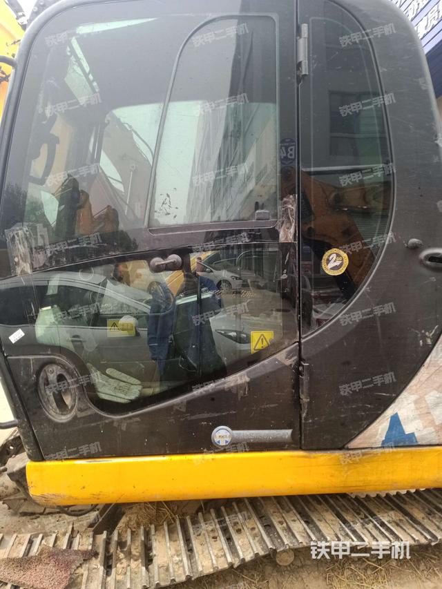  驾驶室正侧（驾驶室部分）