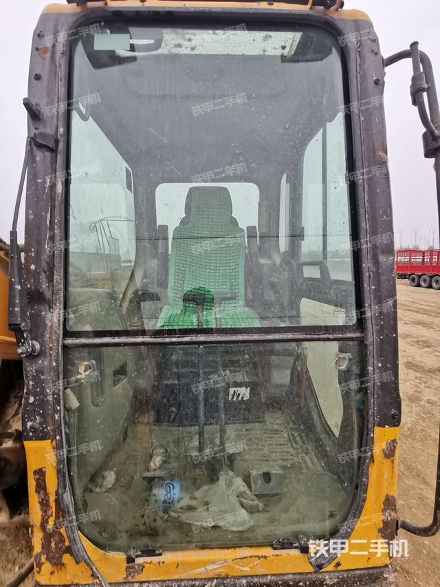  驾驶室正侧（驾驶室部分）