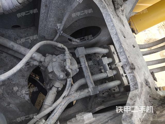 中央回转接头特写(上车部件) 中央回转接头特写(上车部件)