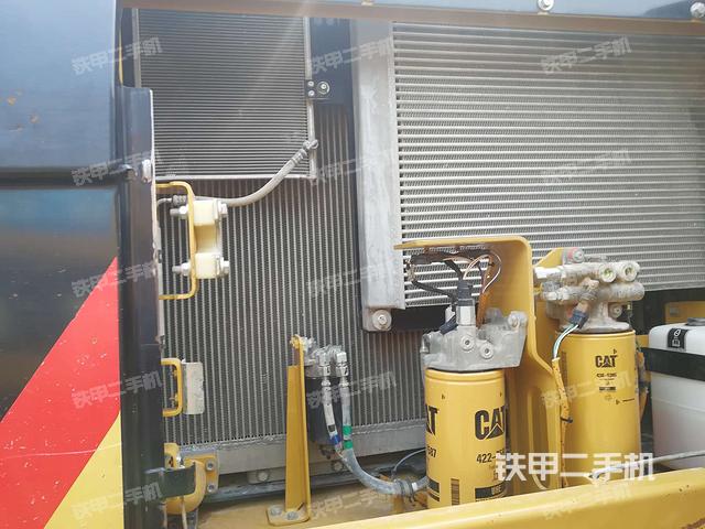 散热器正面(大件舱室) 散热器正面(大件舱室)
