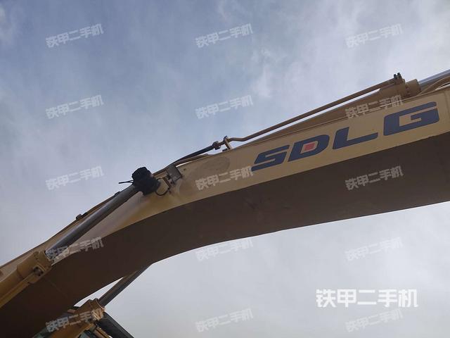 大臂整体 右侧(工作和回转装置) 大臂整体 右侧(工作和回转装置)