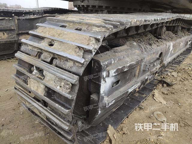 左侧履带整体 (行走机构) 左侧履带整体 (行走机构)