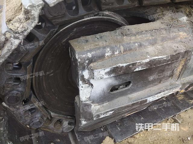 左导向轮(行走机构) 左导向轮(行走机构)