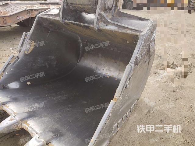 铲斗45度(工作和回转装置) 铲斗45度(工作和回转装置)