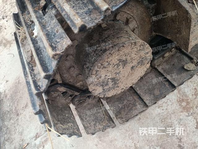 右驱动轮（行走机构）